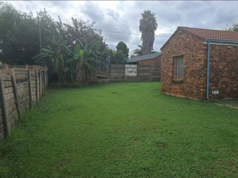 To Let 5 Bedroom Property for Rent in Elandspoort Gauteng