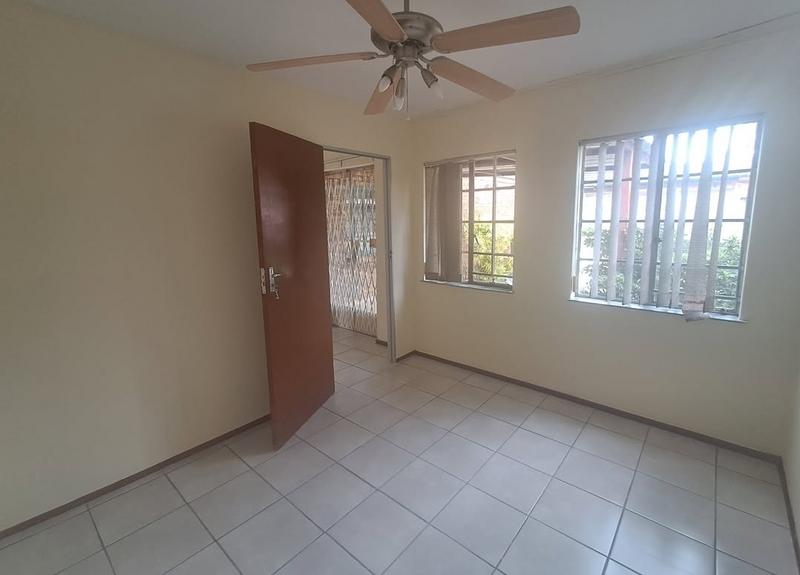 To Let 5 Bedroom Property for Rent in Elandspoort Gauteng