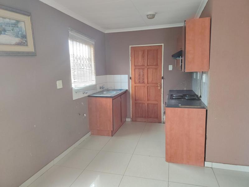 To Let 2 Bedroom Property for Rent in Braamfischerville Gauteng