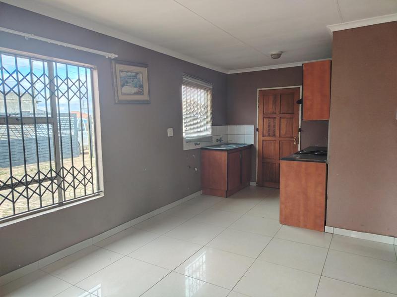 To Let 2 Bedroom Property for Rent in Braamfischerville Gauteng