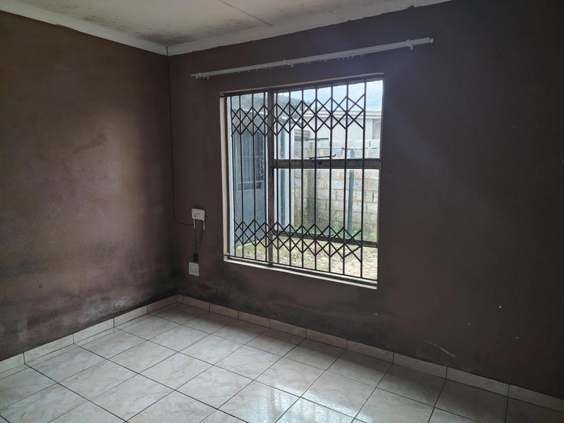 To Let 2 Bedroom Property for Rent in Braamfischerville Gauteng