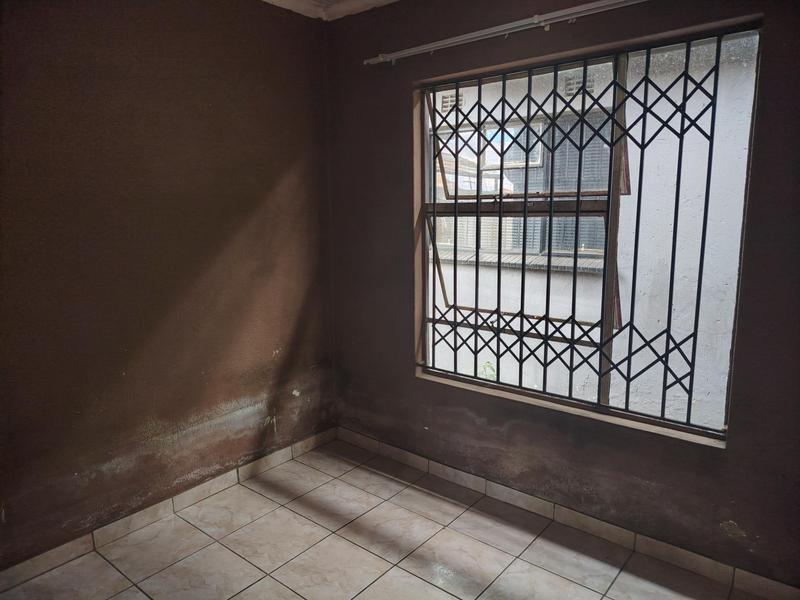To Let 2 Bedroom Property for Rent in Braamfischerville Gauteng