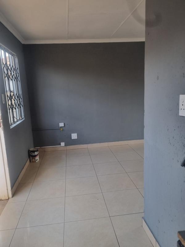 To Let 3 Bedroom Property for Rent in Bram Fischerville Gauteng