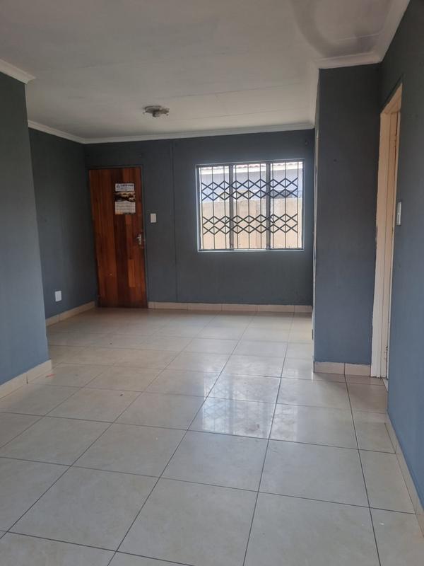 To Let 3 Bedroom Property for Rent in Bram Fischerville Gauteng