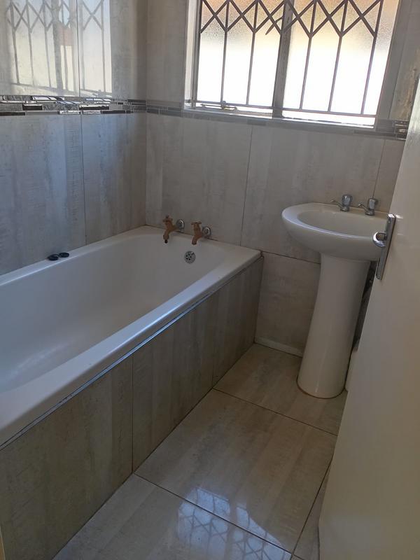 3 Bedroom Property for Sale in Dawn Park Gauteng