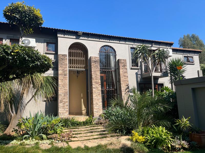 To Let 4 Bedroom Property for Rent in Waterkloof A H Gauteng