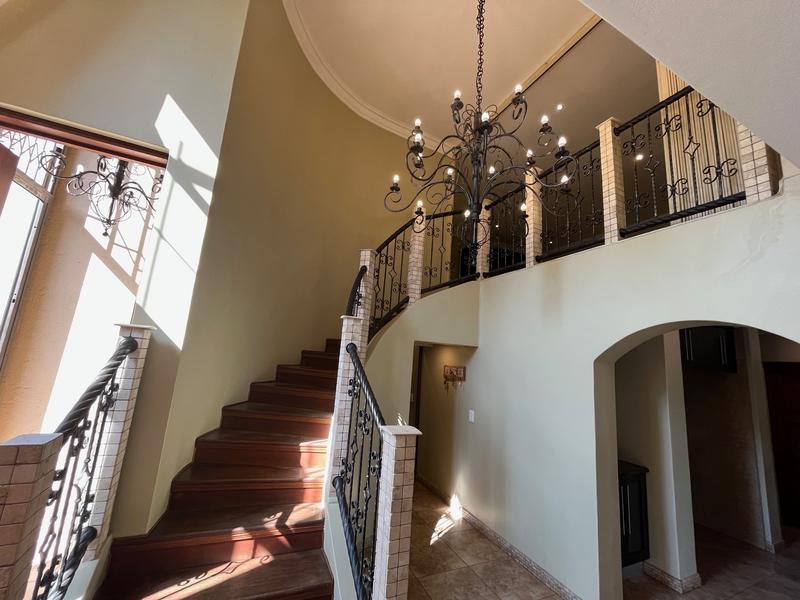 To Let 4 Bedroom Property for Rent in Waterkloof A H Gauteng