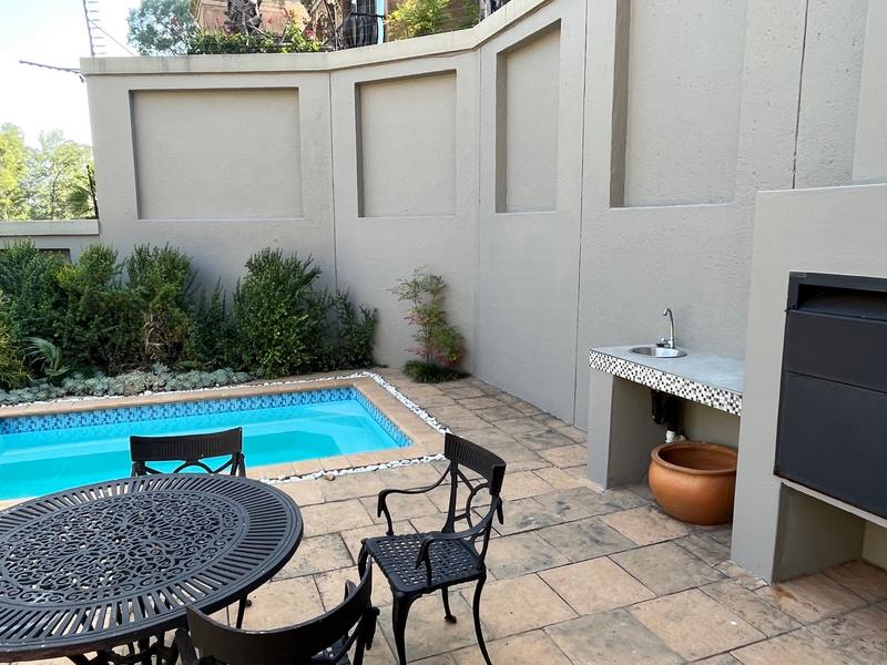 To Let 4 Bedroom Property for Rent in Waterkloof A H Gauteng