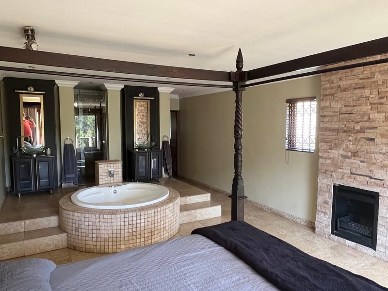 To Let 4 Bedroom Property for Rent in Waterkloof A H Gauteng