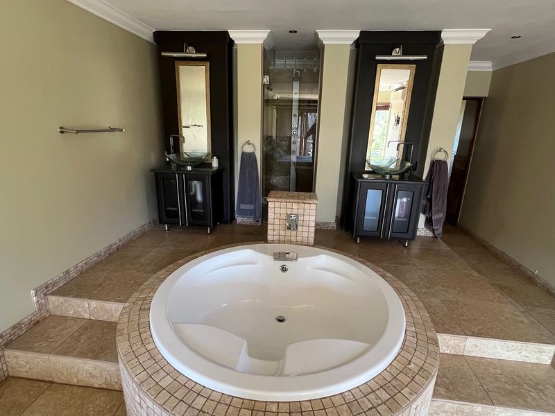 To Let 4 Bedroom Property for Rent in Waterkloof A H Gauteng