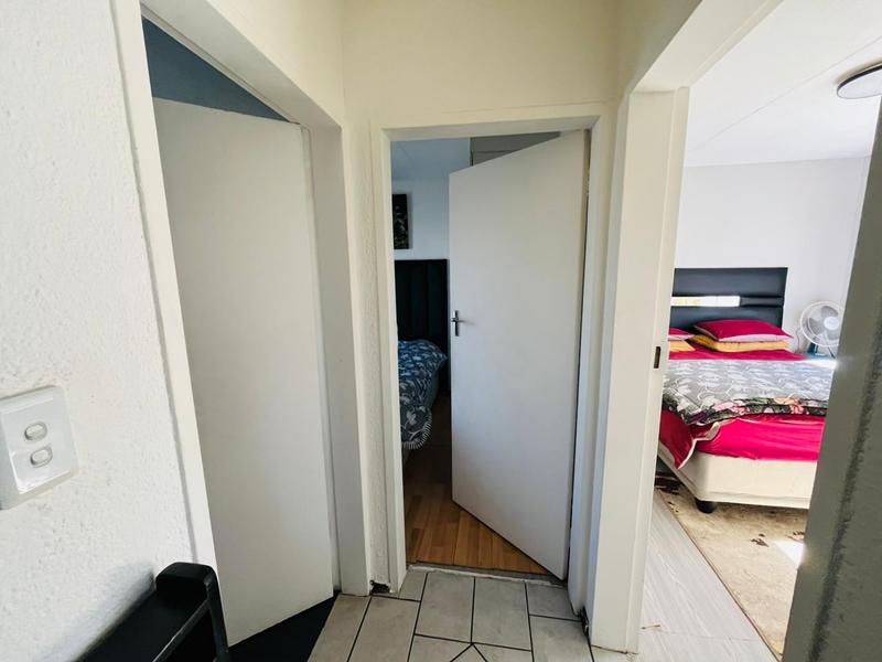2 Bedroom Property for Sale in Lakefield Gauteng