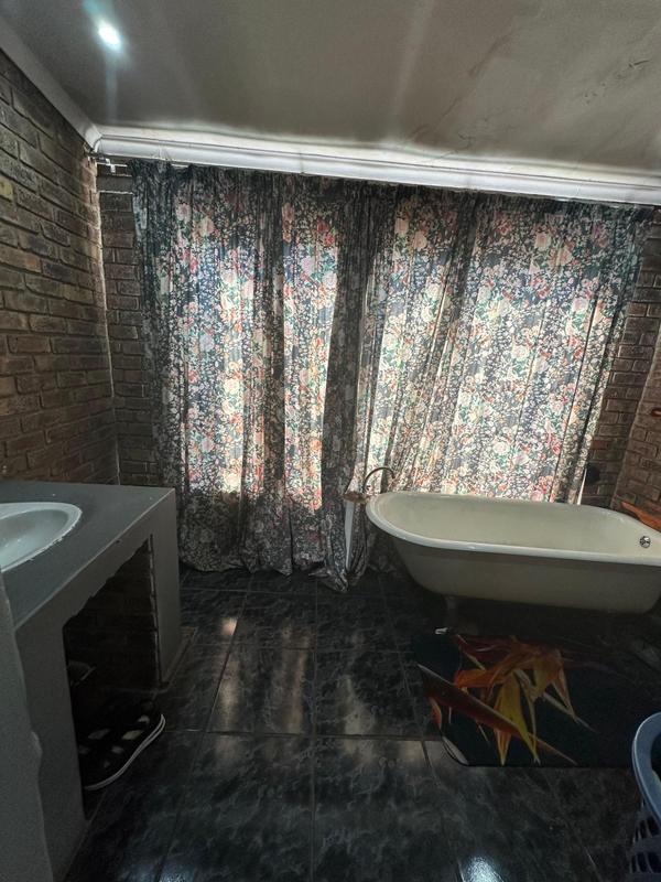 2 Bedroom Property for Sale in Geduld Gauteng