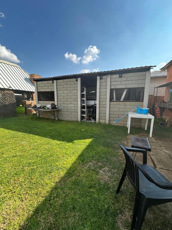 2 Bedroom Property for Sale in Geduld Gauteng