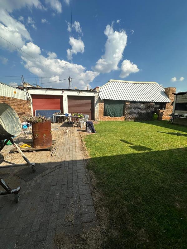 2 Bedroom Property for Sale in Geduld Gauteng