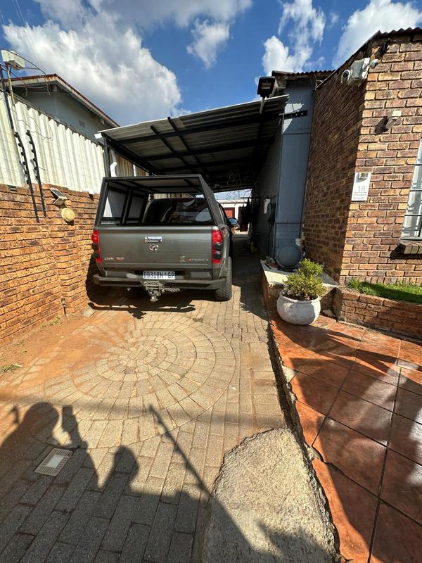 2 Bedroom Property for Sale in Geduld Gauteng