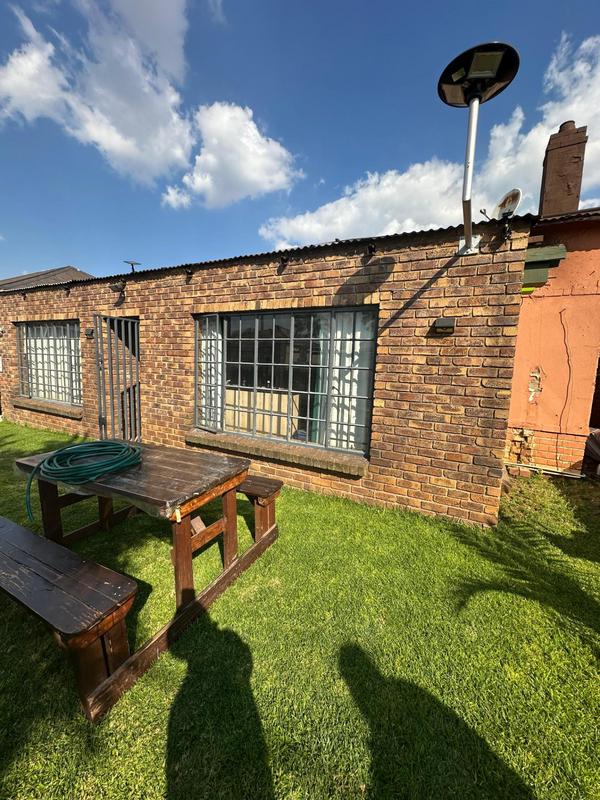 2 Bedroom Property for Sale in Geduld Gauteng