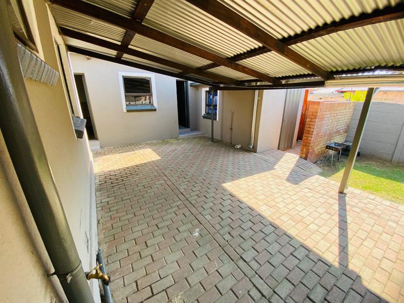 3 Bedroom Property for Sale in South Hills Gauteng
