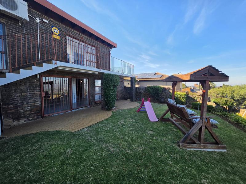 4 Bedroom Property for Sale in Bassonia Gauteng