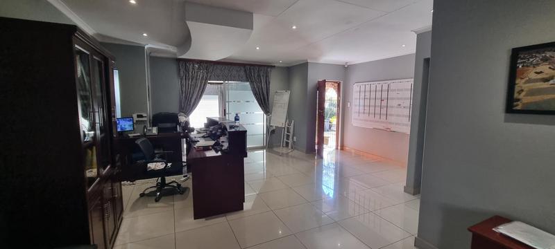 4 Bedroom Property for Sale in Rooihuiskraal Gauteng