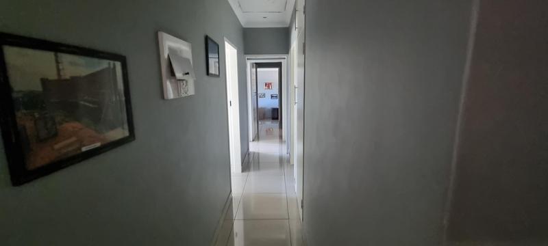 4 Bedroom Property for Sale in Rooihuiskraal Gauteng