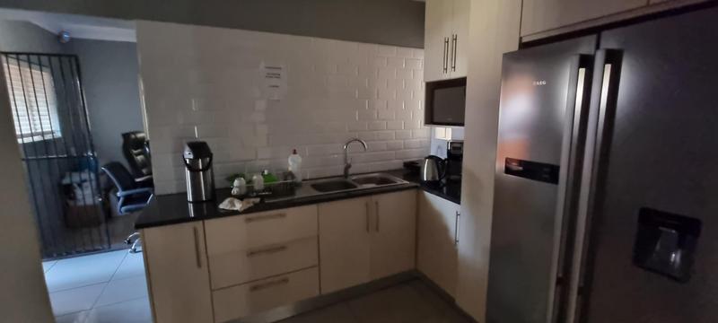 4 Bedroom Property for Sale in Rooihuiskraal Gauteng