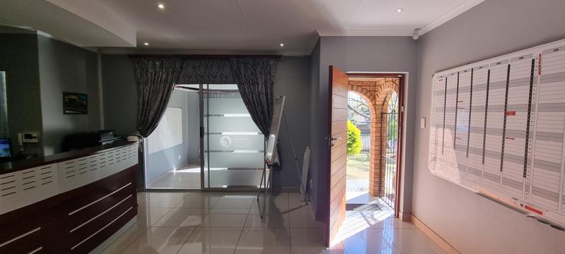4 Bedroom Property for Sale in Rooihuiskraal Gauteng