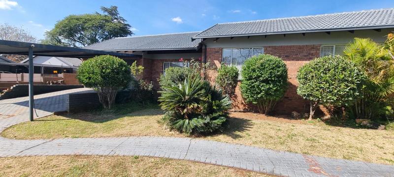 4 Bedroom Property for Sale in Rooihuiskraal Gauteng
