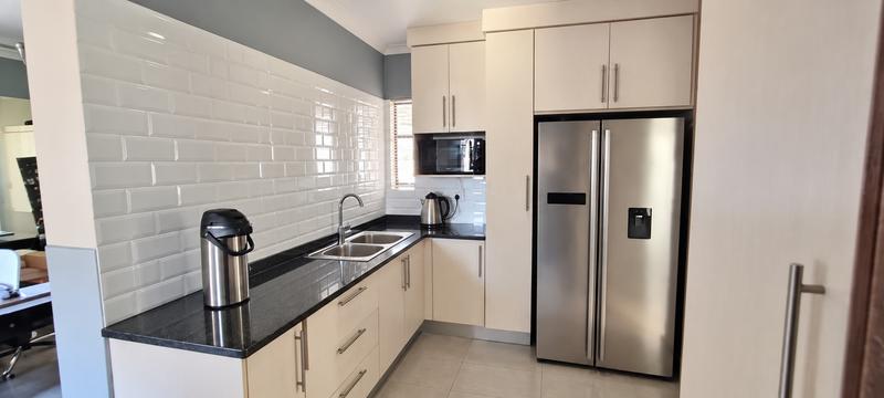 4 Bedroom Property for Sale in Rooihuiskraal Gauteng