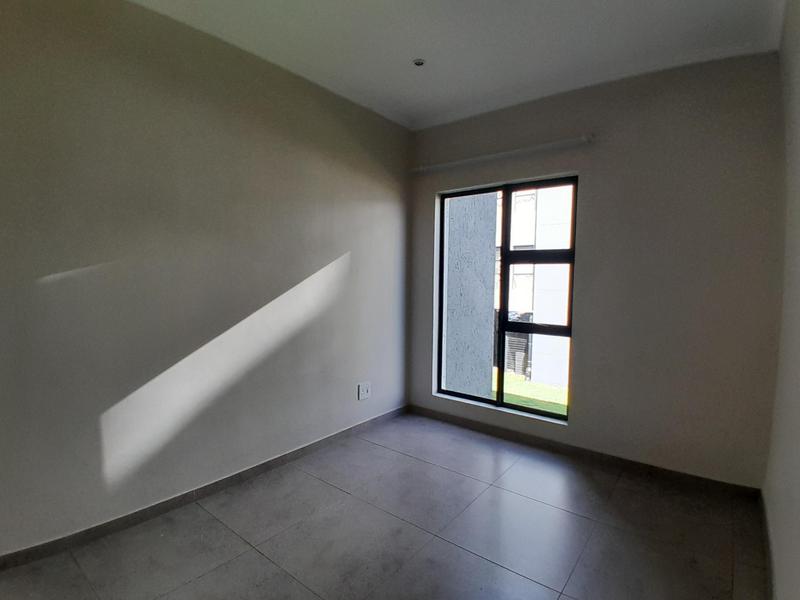 To Let 2 Bedroom Property for Rent in Raslouw Gauteng