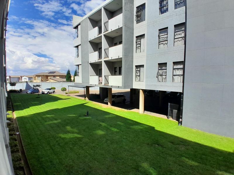 To Let 2 Bedroom Property for Rent in Raslouw Gauteng