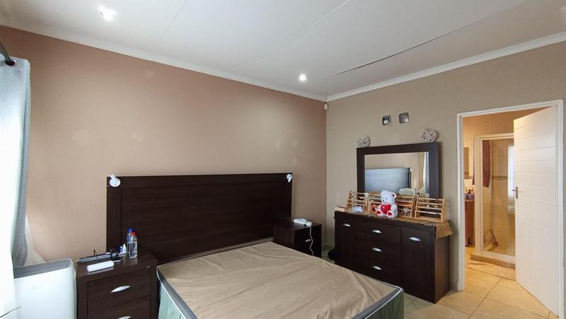 3 Bedroom Property for Sale in Tres Jolie Gauteng