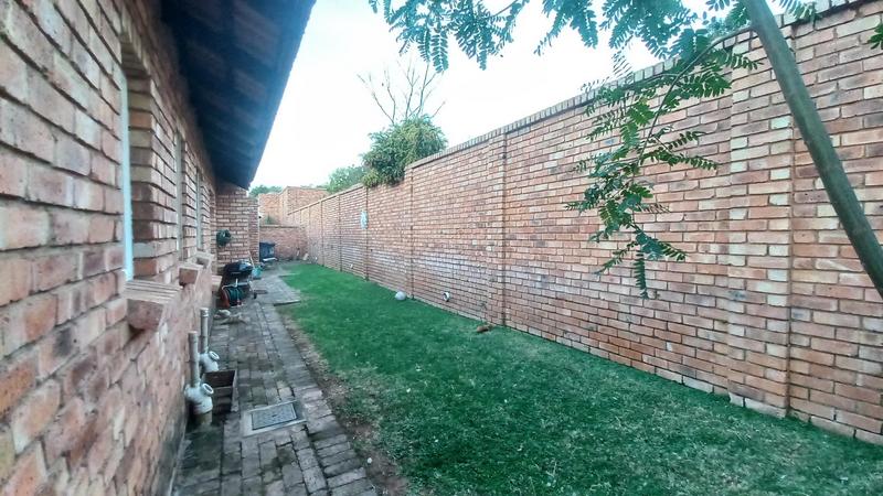 3 Bedroom Property for Sale in Elardus Park Gauteng