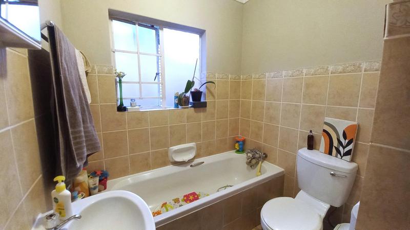 3 Bedroom Property for Sale in Elardus Park Gauteng