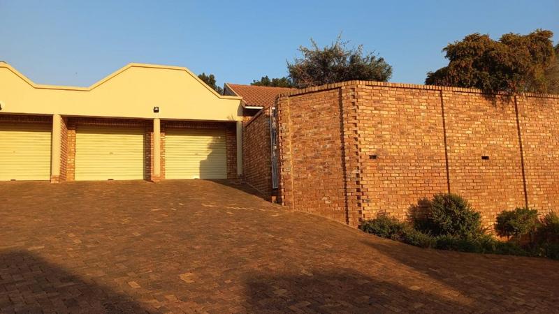 3 Bedroom Property for Sale in Elardus Park Gauteng