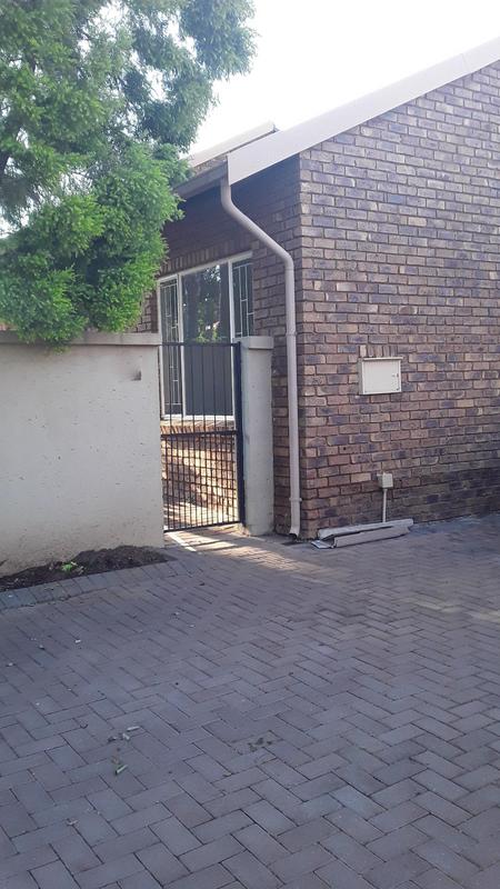 2 Bedroom Property for Sale in Amberfield Glen Gauteng
