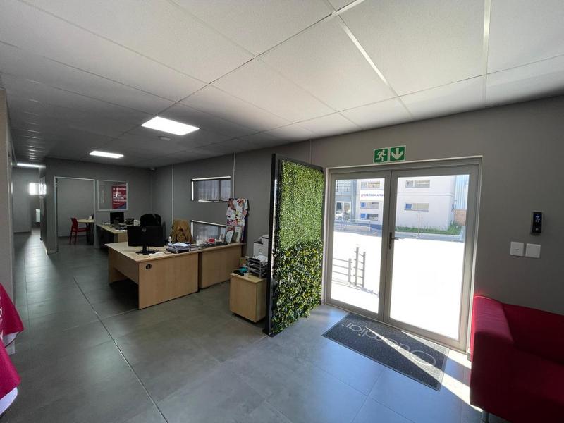 To Let Commercial Property for Rent in Knoppieslaagte Gauteng