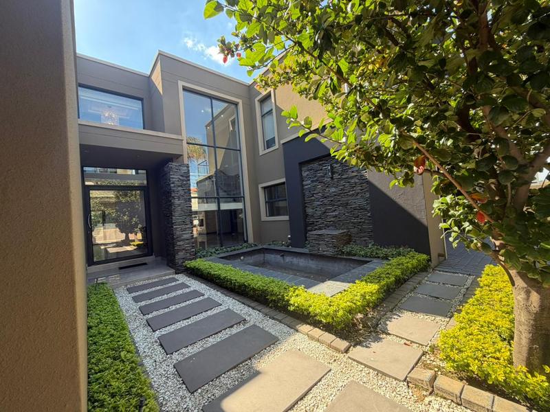 5 Bedroom Property for Sale in Blue Valley Golf Estate Gauteng