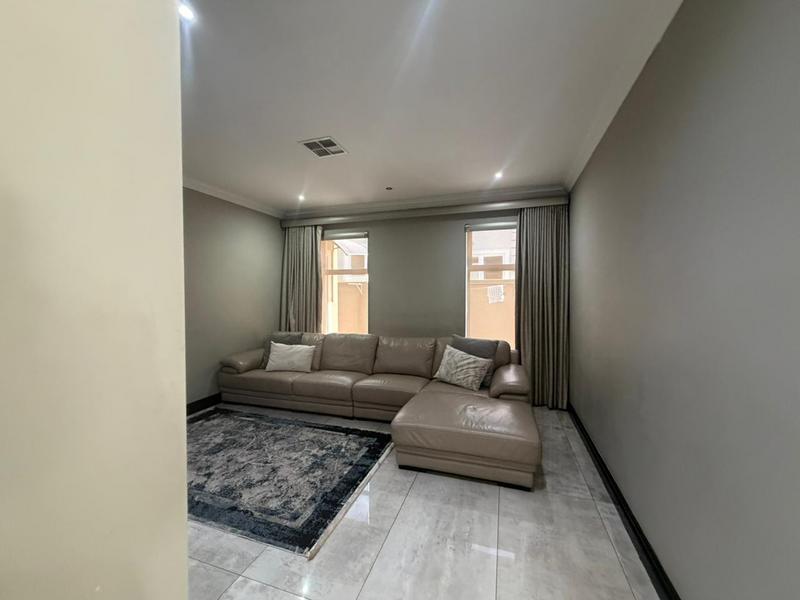 5 Bedroom Property for Sale in Blue Valley Golf Estate Gauteng