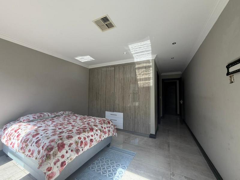 5 Bedroom Property for Sale in Blue Valley Golf Estate Gauteng