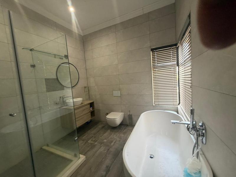 5 Bedroom Property for Sale in Blue Valley Golf Estate Gauteng