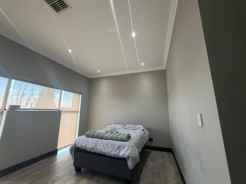 5 Bedroom Property for Sale in Blue Valley Golf Estate Gauteng
