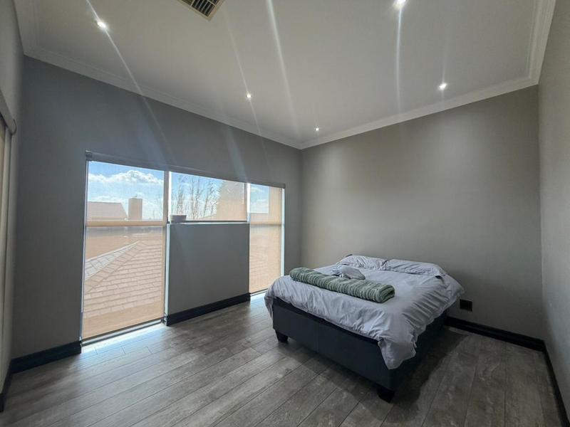 5 Bedroom Property for Sale in Blue Valley Golf Estate Gauteng
