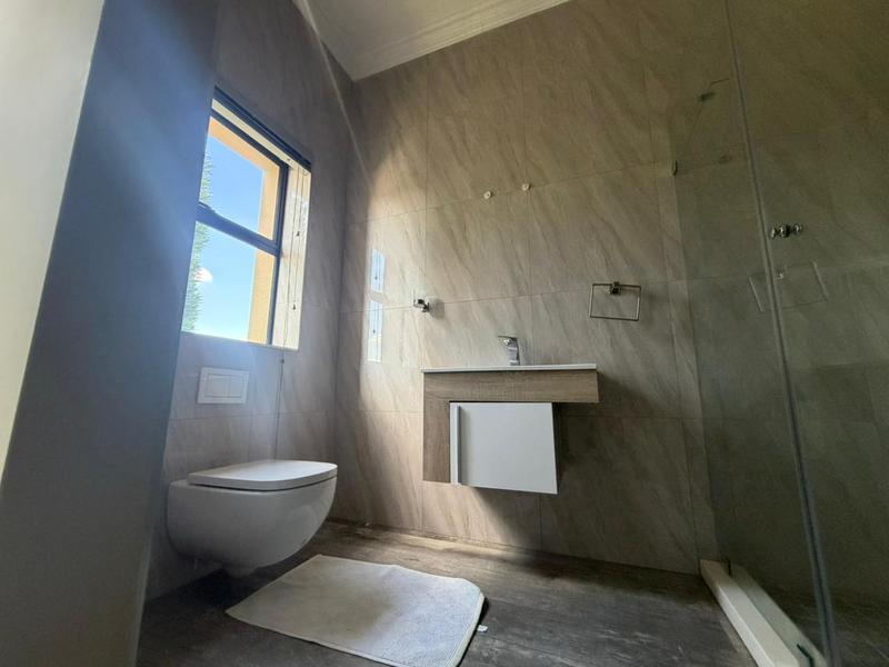 5 Bedroom Property for Sale in Blue Valley Golf Estate Gauteng