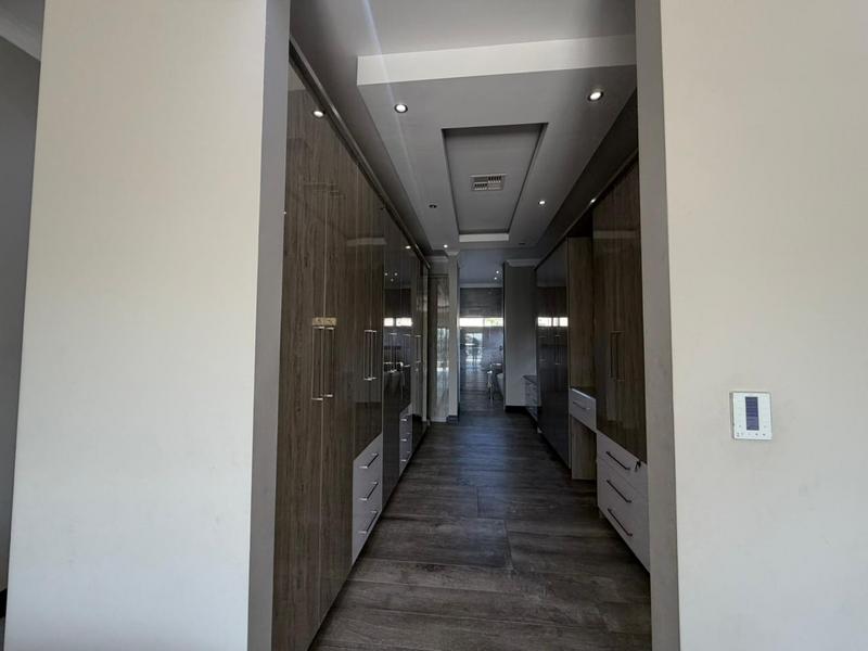 5 Bedroom Property for Sale in Blue Valley Golf Estate Gauteng