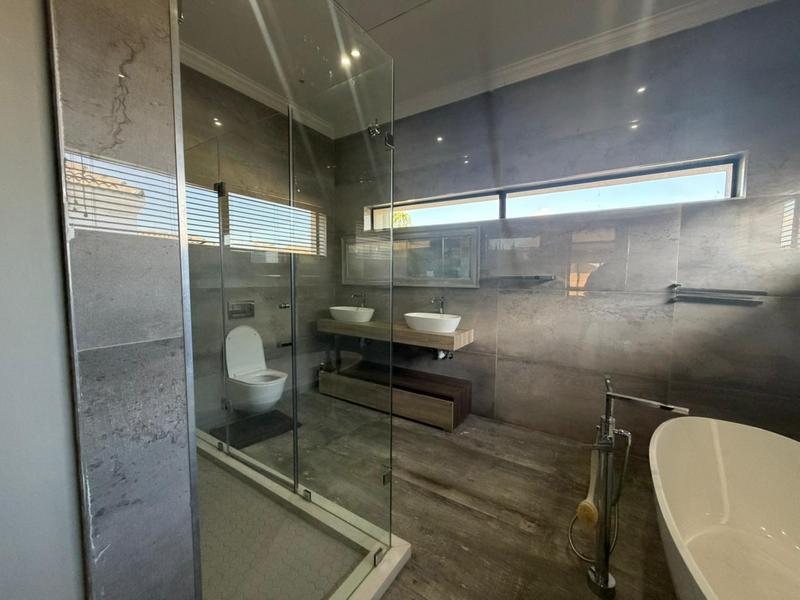 5 Bedroom Property for Sale in Blue Valley Golf Estate Gauteng