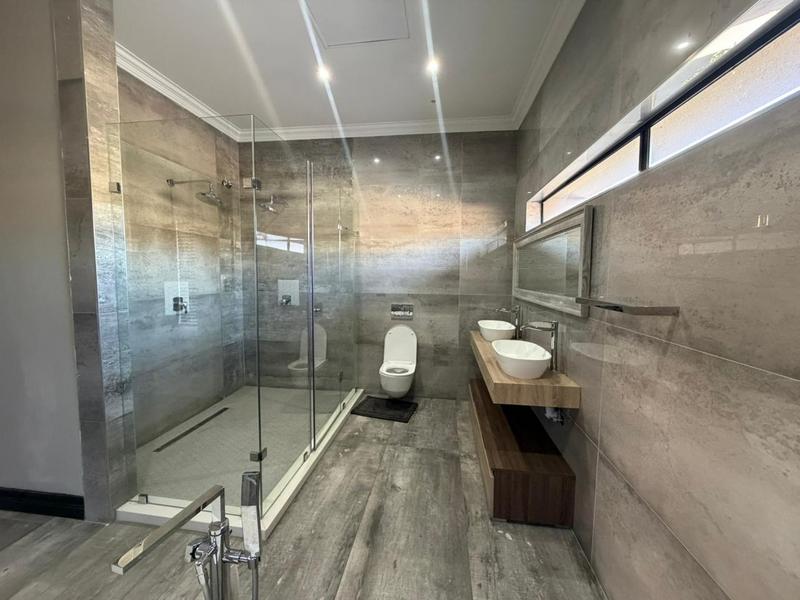 5 Bedroom Property for Sale in Blue Valley Golf Estate Gauteng
