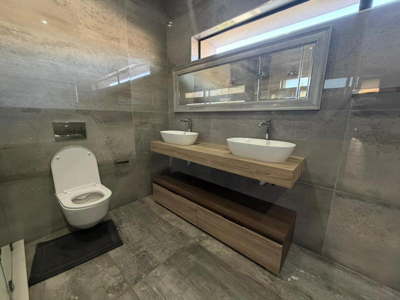 5 Bedroom Property for Sale in Blue Valley Golf Estate Gauteng