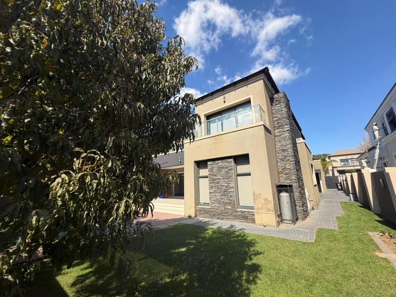 5 Bedroom Property for Sale in Blue Valley Golf Estate Gauteng
