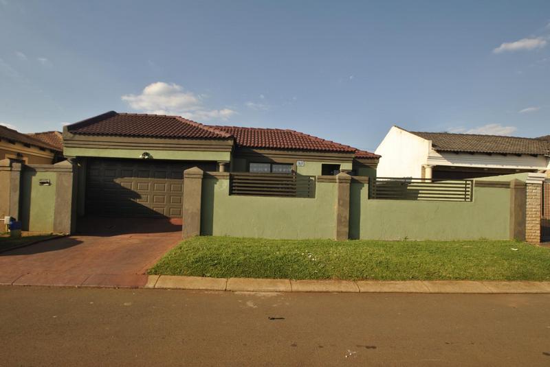 4 Bedroom Property for Sale in Dawn Park Gauteng