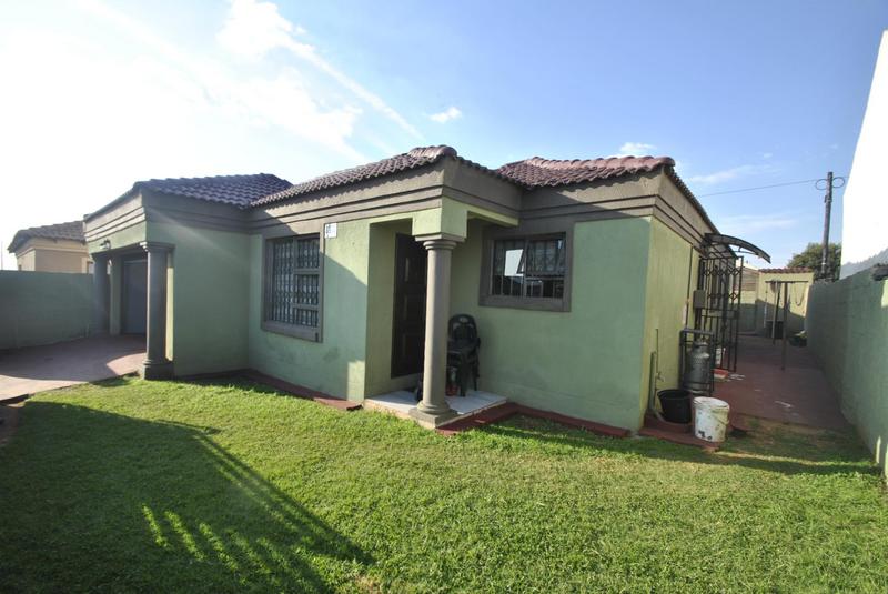 4 Bedroom Property for Sale in Dawn Park Gauteng